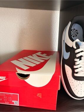 Nike Men’s Low-Top Sneakers in Black, White & Light Blue
